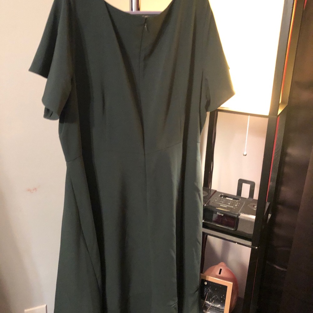 Dress - Picture 4 of 4